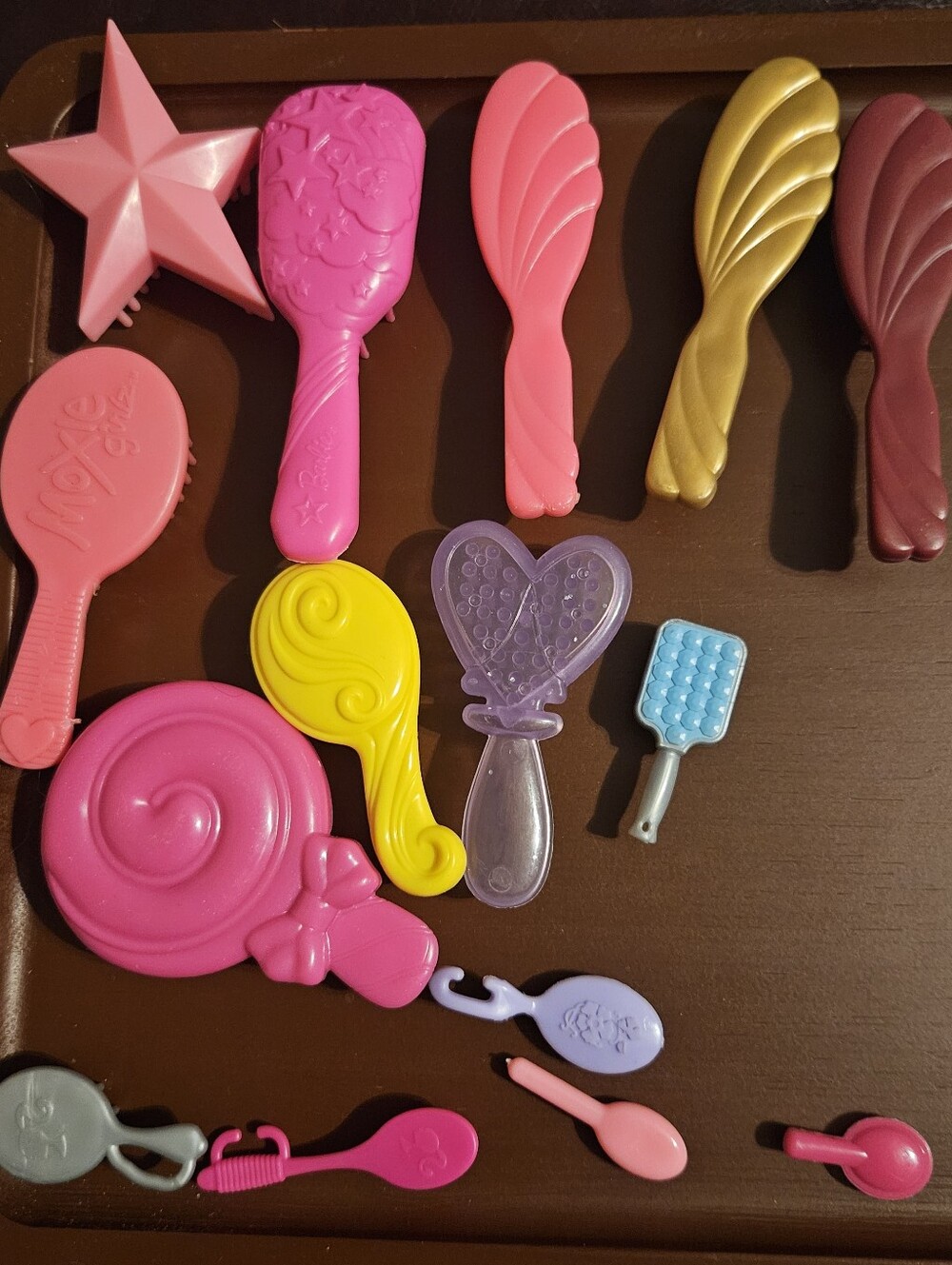Barbie Doll & Others Hair Brush And Comb Lot 27 Pieces Fashion Doll Accessories - Picture 3 of 7